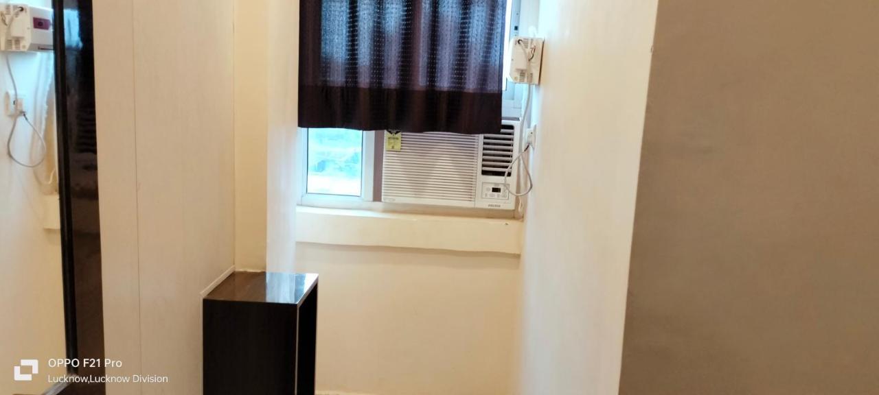 Hotel Kbs ラクナウ エクステリア 写真